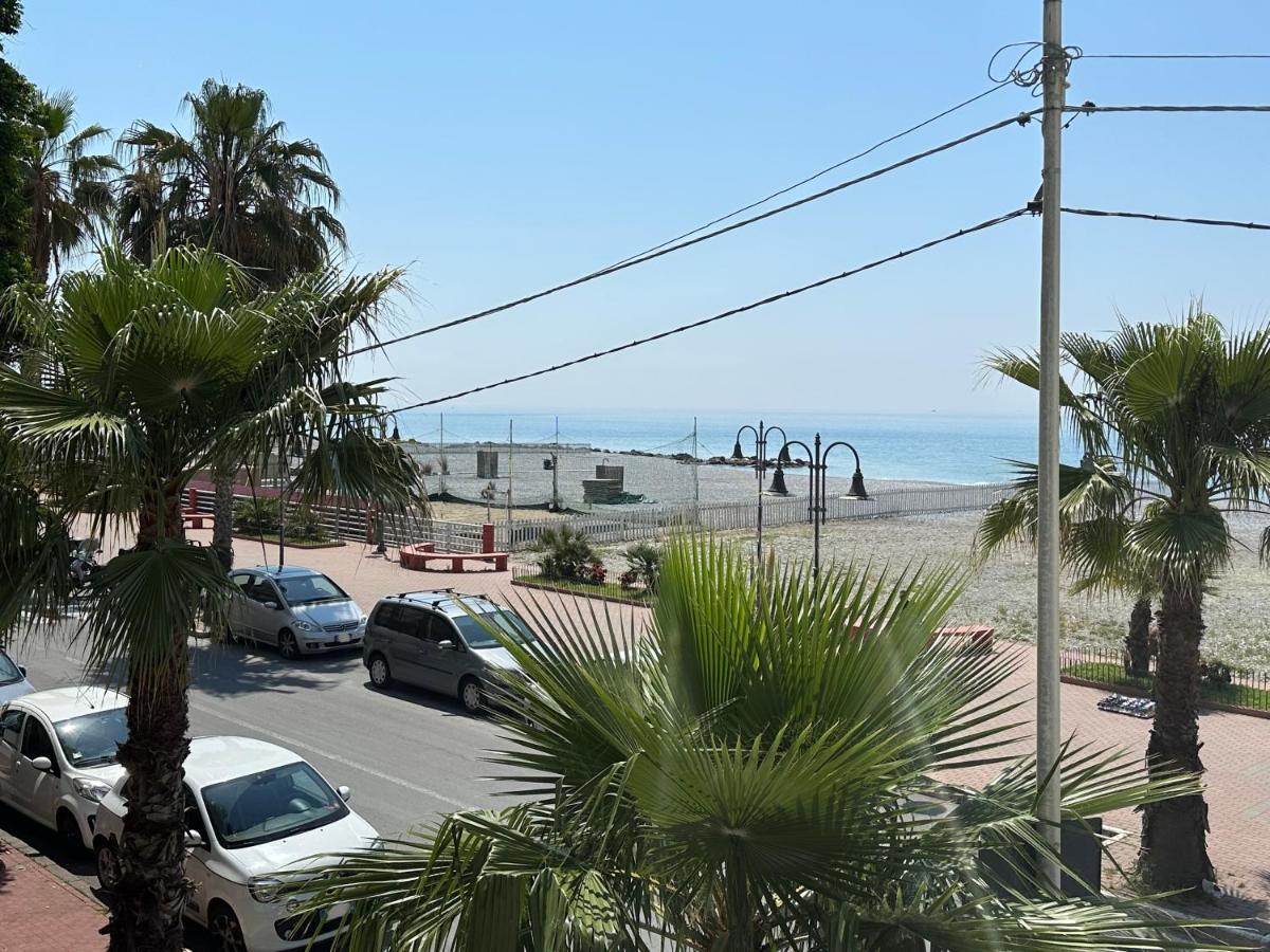 Appartamento Aria Del Mare Ventimiglia Exterior photo